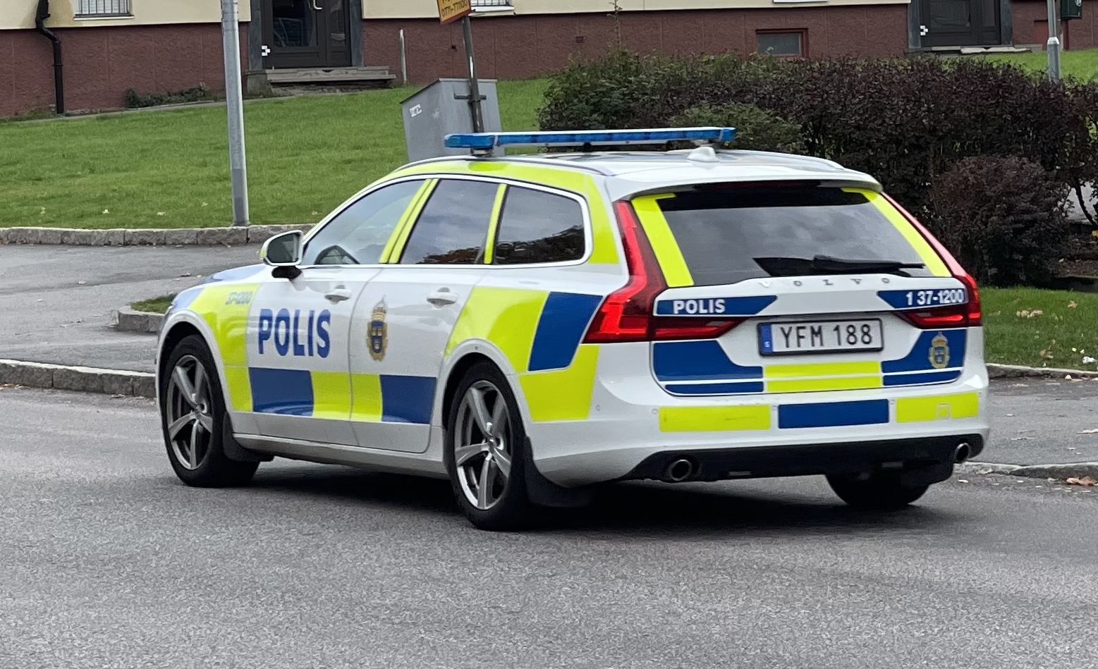 Polis