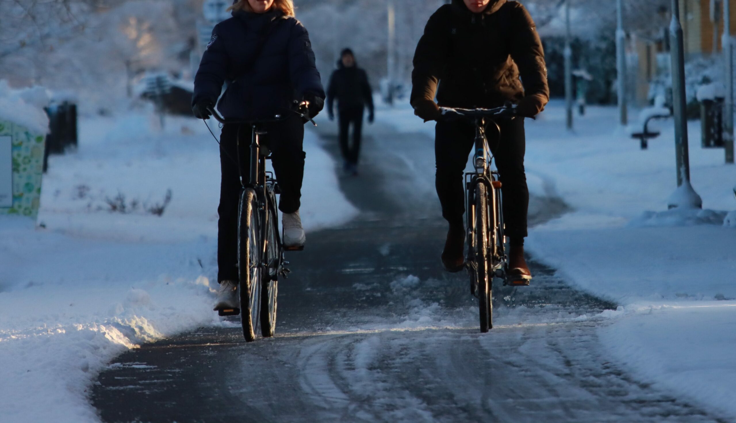 Cyckel-Vinter-Sno-cycklistPEXEL