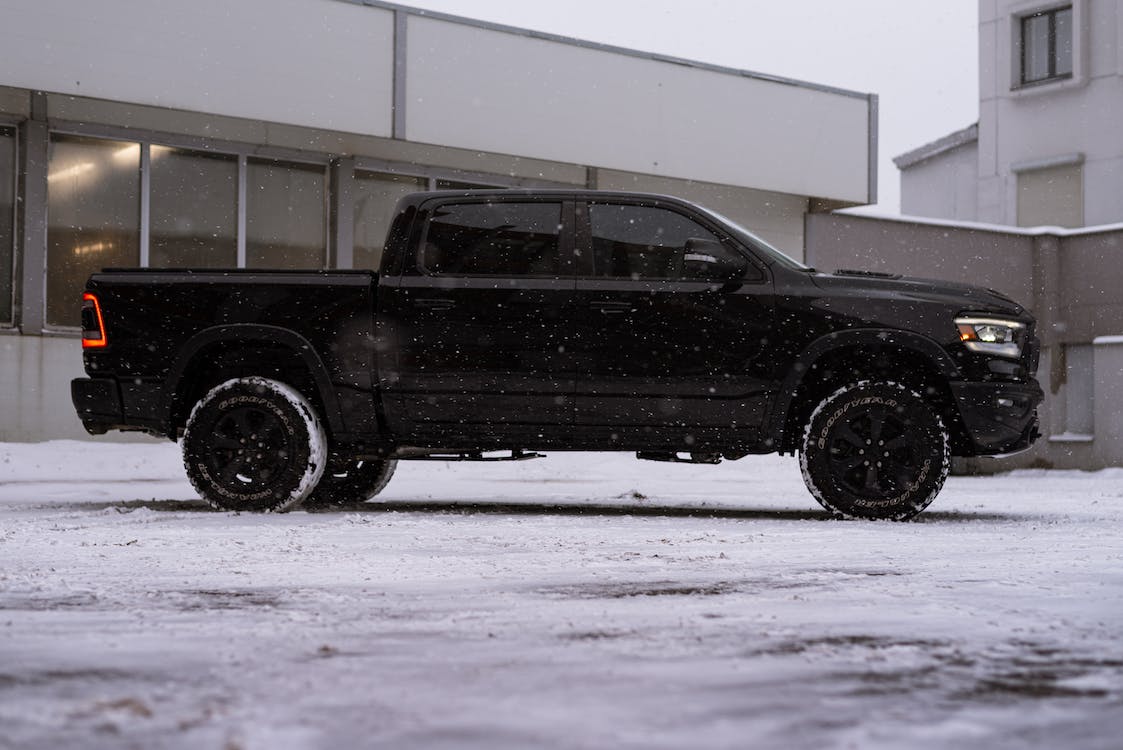 free-photo-of-dodge-ram-in-snow