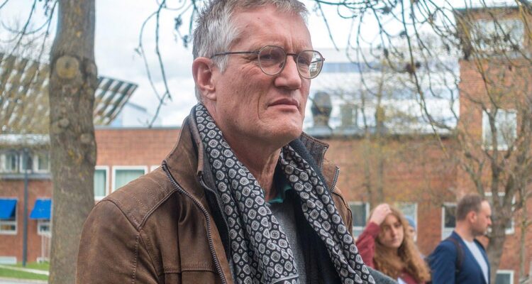 2021_12_1200px-Anders_Tegnell_in_2020_1_av_15