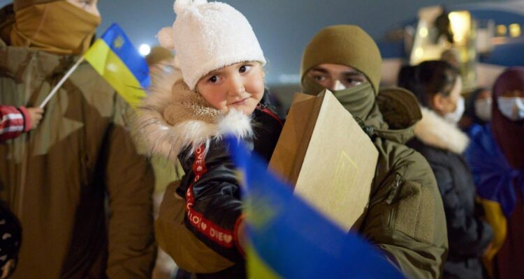 2022_03_Returning_of_Ukrainian_women_and_children_from_Syrian_refugee_camp_13
