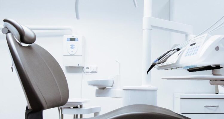 2022_05_tandlakare-dentist