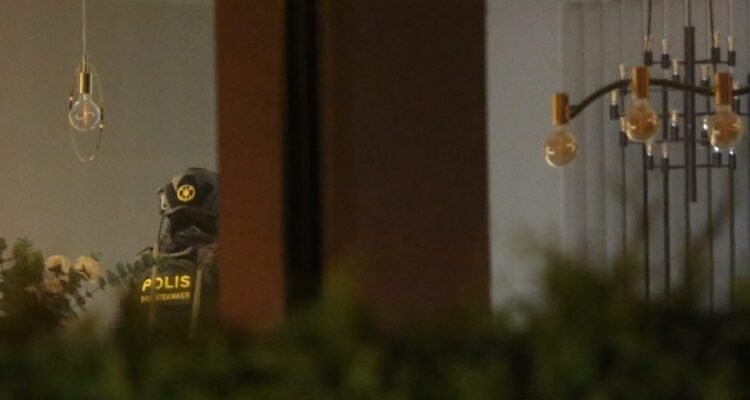 Polis-2-1024x691