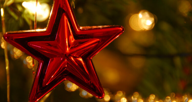 Red_star_christmas_ornament