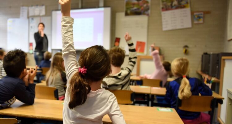 skola elever lärare pexels